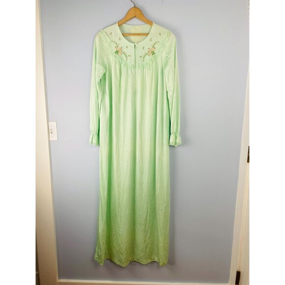 Vintage NWT Shadowline Nightgown with Embroidered Detail, Size Small, Mint Green - Picture 2 of 8
